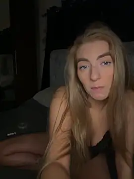 Summer Paige online show from 10/19/25, 01:08