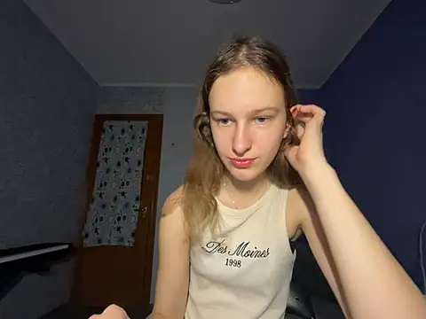 Snapshot of Eva_Angel3 chatting on 02/15/25, 04:34 Eva Angel3 online show from 02/15/25, 04:34