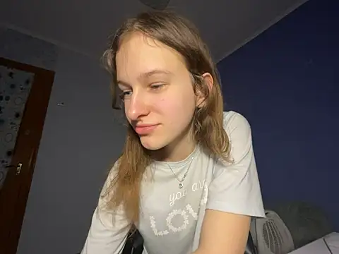 Snapshot of Eva_Angel3 chatting on 03/19/25, 05:39 Eva Angel3 online show from 03/19/25, 05:39