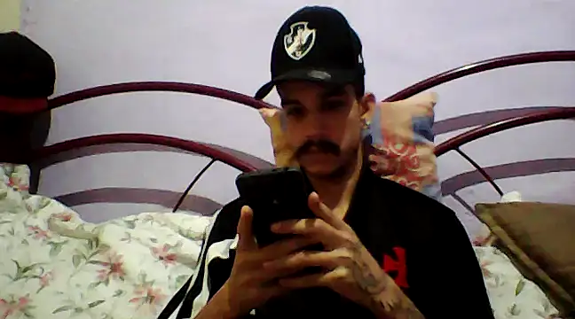 gatobranco001 online show from 03/21/25, 02:18