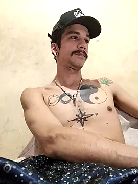 gatobranco001 online show from 03/06/25, 12:10