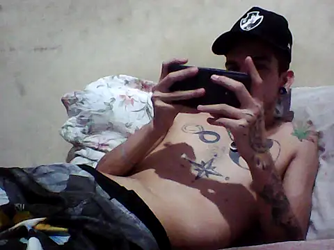 gatobranco001 online show from 03/19/25, 06:03
