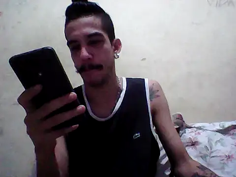 gatobranco001 online show from 03/18/25, 11:53