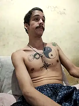 gatobranco001 online show from 03/06/25, 03:13