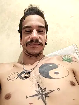 gatobranco001 online show from 03/03/25, 05:41