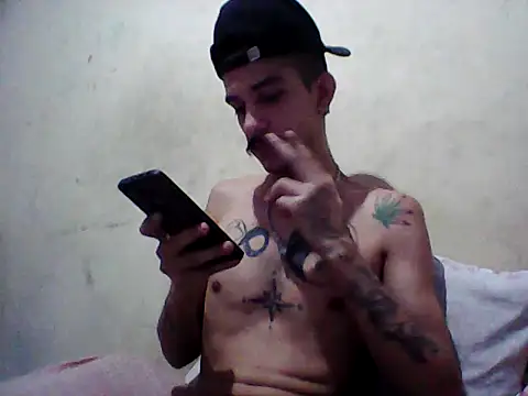 gatobranco001 online show from 03/10/25, 08:12