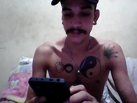 gatobranco001 online show from 03/12/25, 05:13