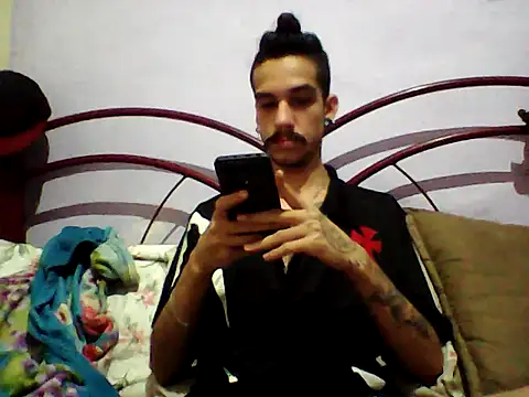 gatobranco001 online show from 03/21/25, 09:34