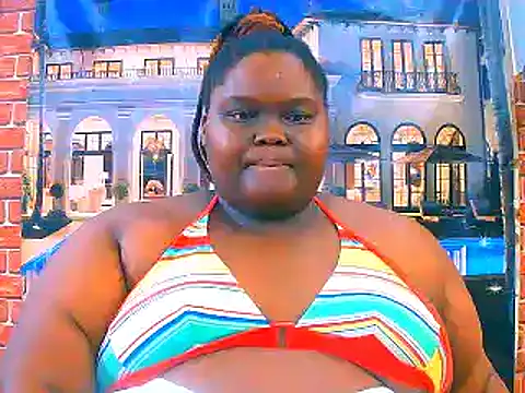 Snapshot of EbonyHotBuns chatting on 04/13/26, 05:22 EbonyHotBuns online show from 04/13/26, 05:22