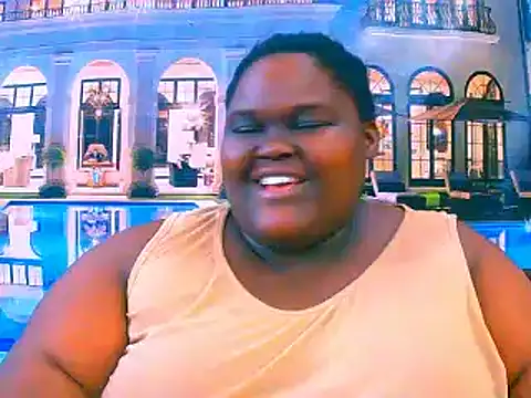 Snapshot of EbonyHotBuns chatting on 05/16/26, 10:36 EbonyHotBuns online show from 05/16/26, 10:36