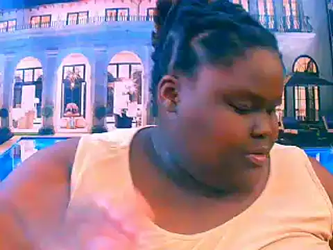 Snapshot of EbonyHotBuns chatting on 06/30/26, 10:37 EbonyHotBuns online show from 06/30/26, 10:37