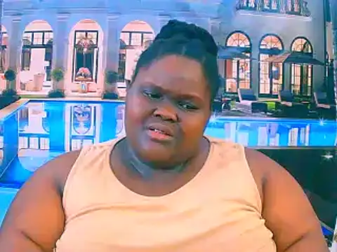 EbonyHotBuns online show from 12/02/25, 10:00