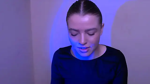 MissOliviaa  online show from 12/15/25, 01:39