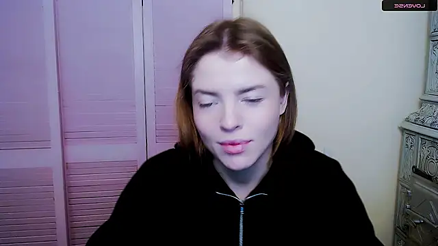 Snapshot of MissOliviaa_ chatting on 01/24/25, 01:57 MissOliviaa  online show from 01/24/25, 01:57