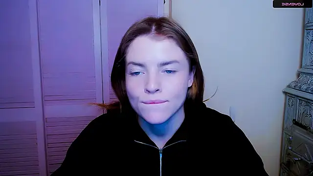 Snapshot of MissOliviaa_ chatting on 01/24/25, 05:42 MissOliviaa  online show from 01/24/25, 05:42