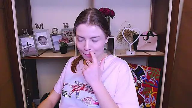 Snapshot of MissOliviaa_ chatting on 01/25/25, 09:47 MissOliviaa  online show from 01/25/25, 09:47