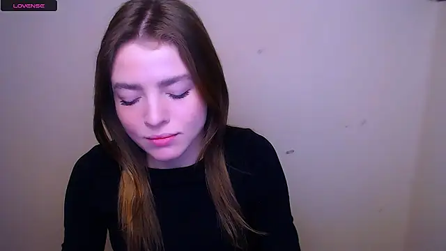 Snapshot of MissOliviaa_ chatting on 02/16/25, 07:48 MissOliviaa  online show from 02/16/25, 07:48