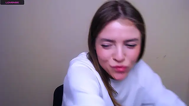 Snapshot of MissOliviaa_ chatting on 02/26/25, 10:49 MissOliviaa  online show from 02/26/25, 10:49