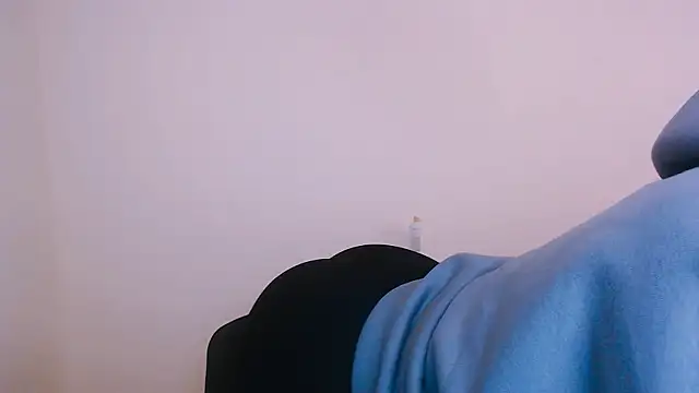 Snapshot of MissOliviaa_ chatting on 01/15/25, 08:41 MissOliviaa  online show from 01/15/25, 08:41