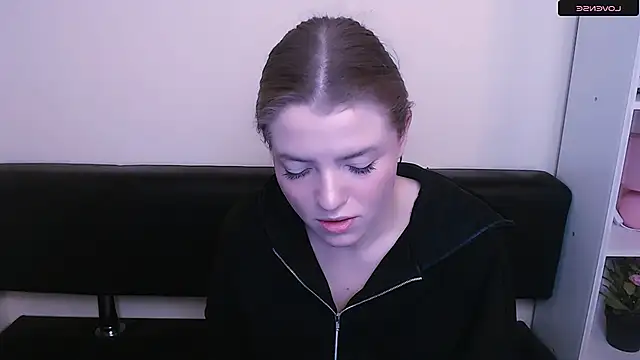 Snapshot of MissOliviaa_ chatting on 01/03/25, 12:07 MissOliviaa  online show from 01/03/25, 12:07