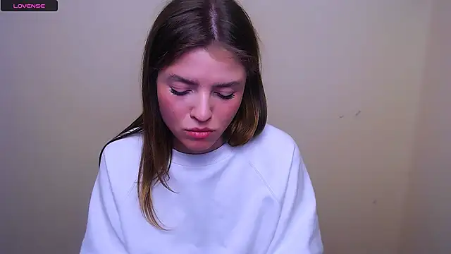 Snapshot of MissOliviaa_ chatting on 02/25/25, 02:26 MissOliviaa  online show from 02/25/25, 02:26