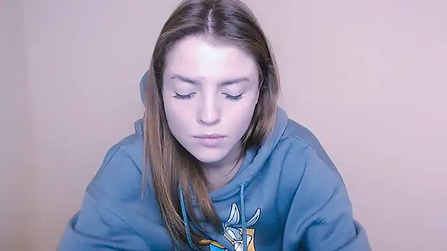 Snapshot of MissOliviaa_ chatting on 01/14/25, 04:50 MissOliviaa  online show from 01/14/25, 04:50