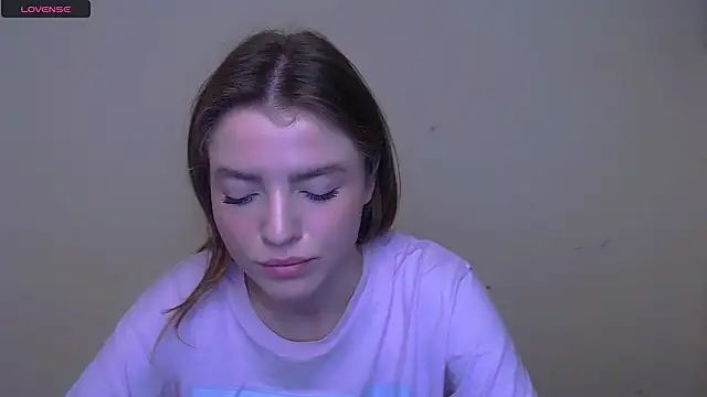 Snapshot of MissOliviaa_ chatting on 02/27/25, 11:39 MissOliviaa  online show from 02/27/25, 11:39