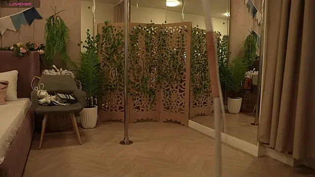 Snapshot of Smiley_Mia chatting on 10/02/25, 05:11 Smiley Mia online show from 10/02/25, 05:11