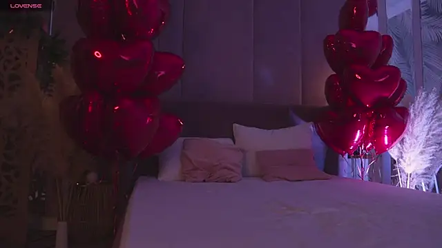 Snapshot of Smiley_Mia chatting on 02/16/26, 05:06 Smiley Mia online show from 02/16/26, 05:06