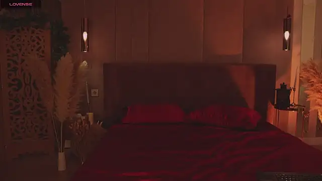 Smiley Mia online show from 03/24/26, 05:07