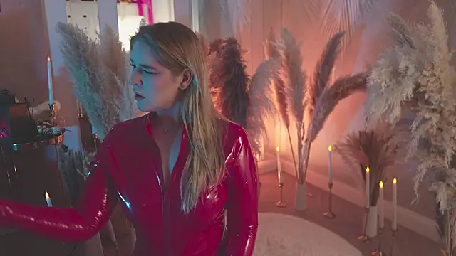 Snapshot of Smiley_Mia chatting on 01/15/26, 05:33 Smiley Mia online show from 01/15/26, 05:33