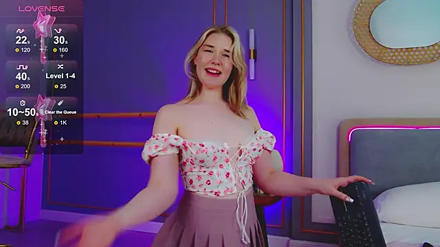 Snapshot of Smiley_Mia chatting on 03/22/25, 05:39 Smiley Mia online show from 03/22/25, 05:39