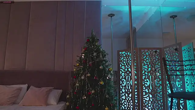 Smiley Mia online show from 12/01/25, 05:08