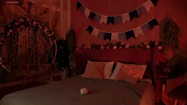 Snapshot of Smiley_Mia chatting on 09/30/25, 05:35 Smiley Mia online show from 09/30/25, 05:35