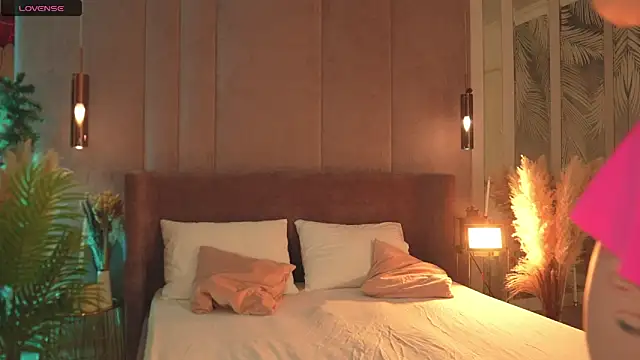 Smiley Mia online show from 03/11/26, 05:34