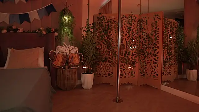 Snapshot of Smiley_Mia chatting on 10/01/25, 05:34 Smiley Mia online show from 10/01/25, 05:34