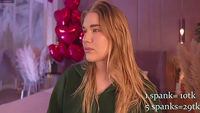 Snapshot of Smiley_Mia chatting on 02/23/26, 05:09 Smiley Mia online show from 02/23/26, 05:09