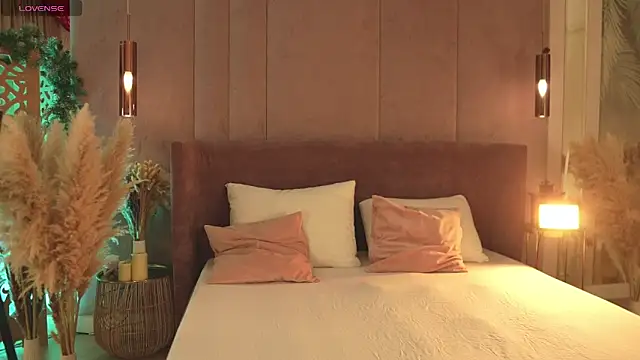 Smiley Mia online show from 03/19/26, 05:29