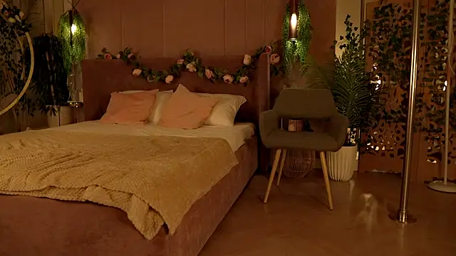 Snapshot of Smiley_Mia chatting on 10/11/25, 05:08 Smiley Mia online show from 10/11/25, 05:08