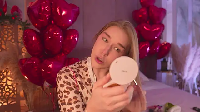 Snapshot of Smiley_Mia chatting on 02/21/26, 05:09 Smiley Mia online show from 02/21/26, 05:09