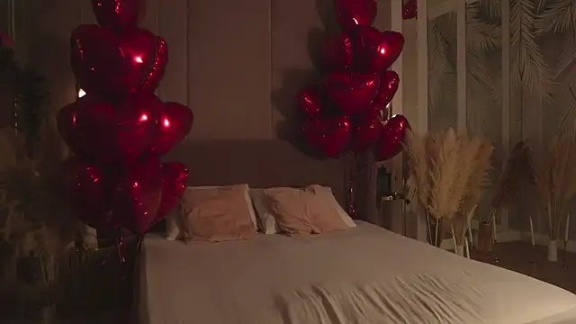 Snapshot of Smiley_Mia chatting on 02/19/26, 05:04 Smiley Mia online show from 02/19/26, 05:04