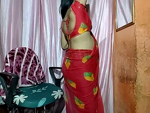 Snapshot of poojaxxx65 chatting on 09/22/25, 11:00 poojaxxx65 online show from 09/22/25, 11:00