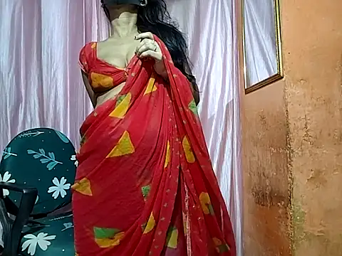 Snapshot of poojaxxx65 chatting on 09/24/25, 10:59 poojaxxx65 online show from 09/24/25, 10:59