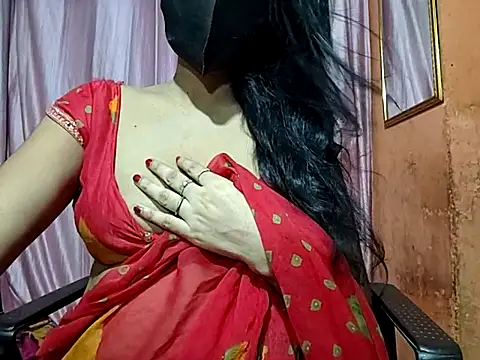 Snapshot of poojaxxx65 chatting on 09/15/25, 09:21 poojaxxx65 online show from 09/15/25, 09:21