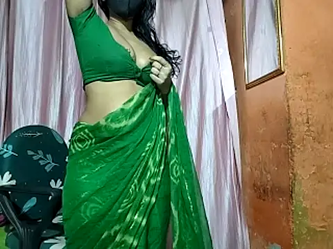 poojaxxx65 online show from 12/01/25, 10:54