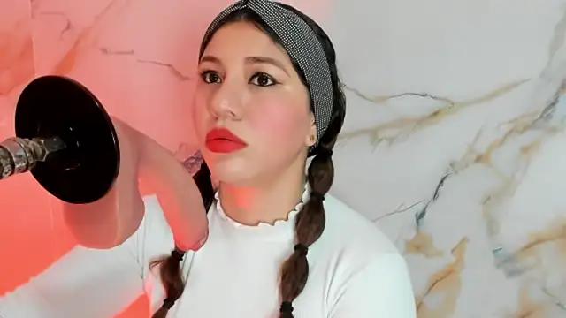 hade cute online show from 06/18/26, 02:22