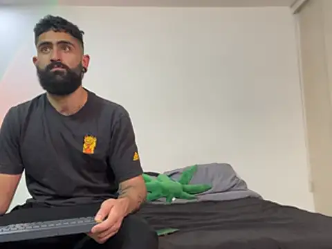 Snapshot of Drogamma chatting on 01/11/26, 12:06 Drogamma online show from 01/11/26, 12:06