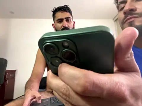 Snapshot of Drogamma chatting on 01/13/26, 08:24 Drogamma online show from 01/13/26, 08:24