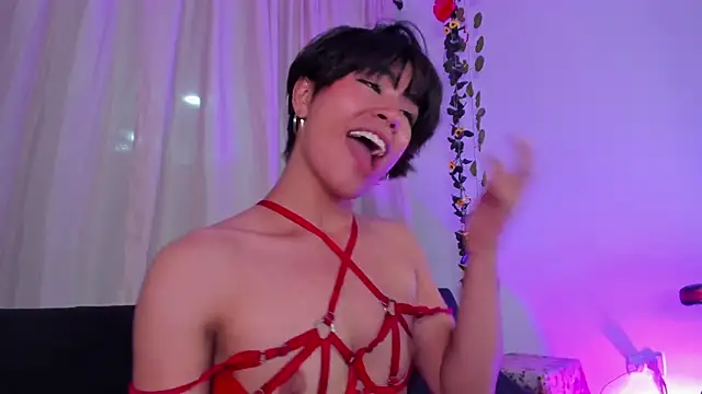 Little michell online show from 10/22/25, 01:49