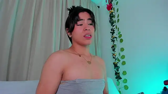 Little michell online show from 12/05/25, 02:21